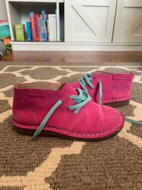 L.L. Bean Kids Suede Shoes size 1